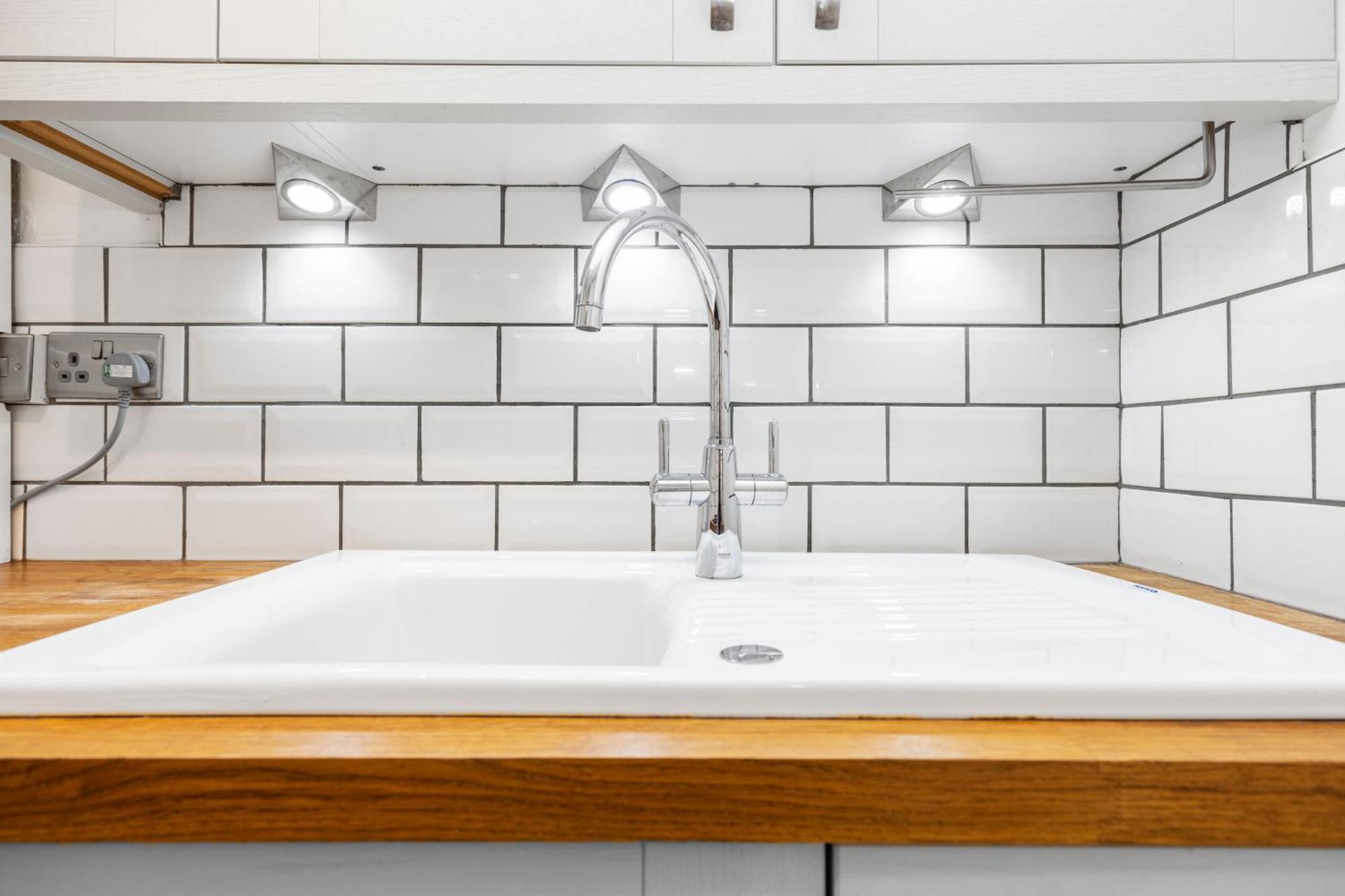 Joivy Modern Flat In City Centre - For Up To 3 Guests Apartment Edinburgh Luaran gambar