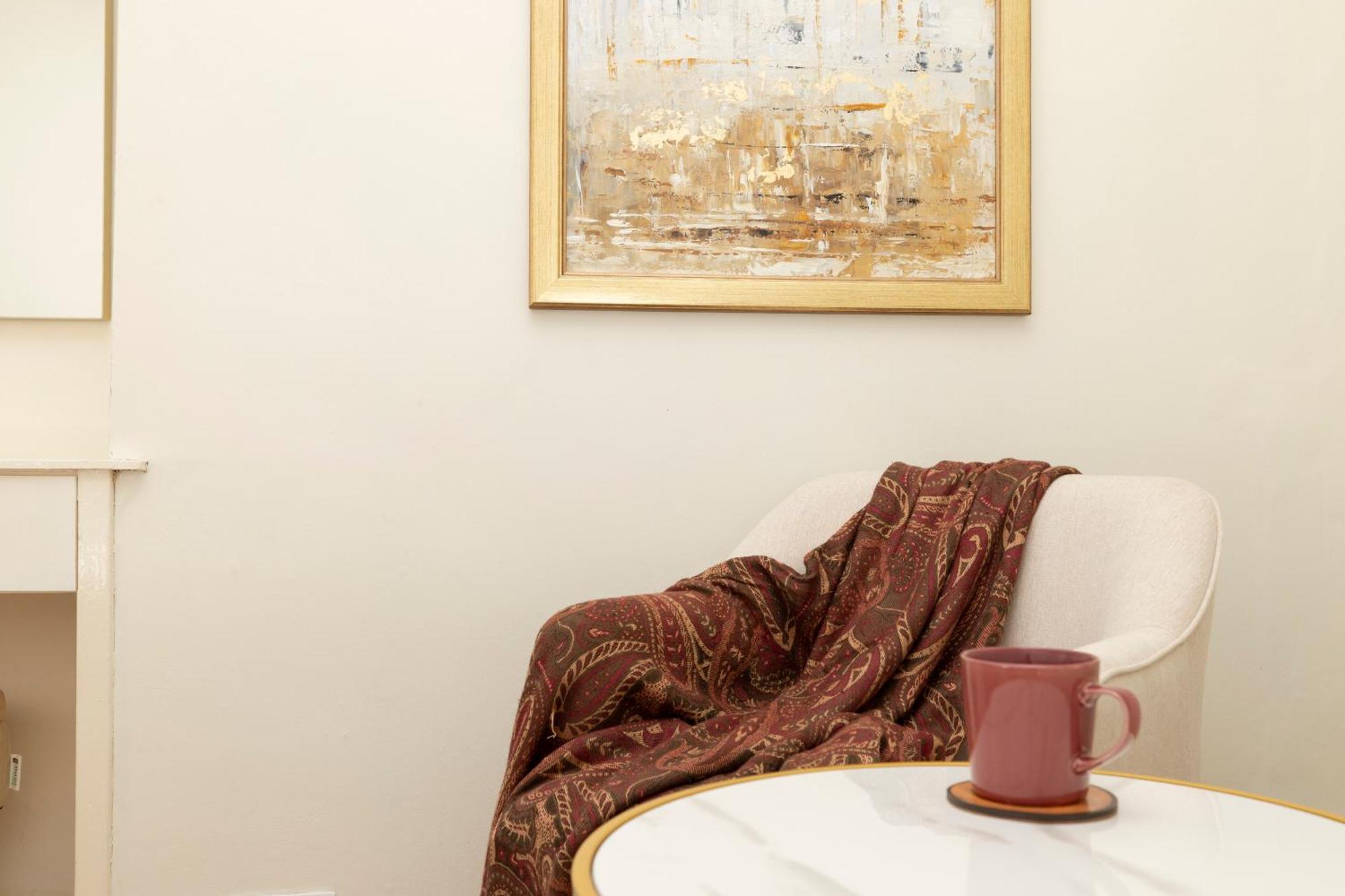 Joivy Modern Flat In City Centre - For Up To 3 Guests Apartment Edinburgh Luaran gambar