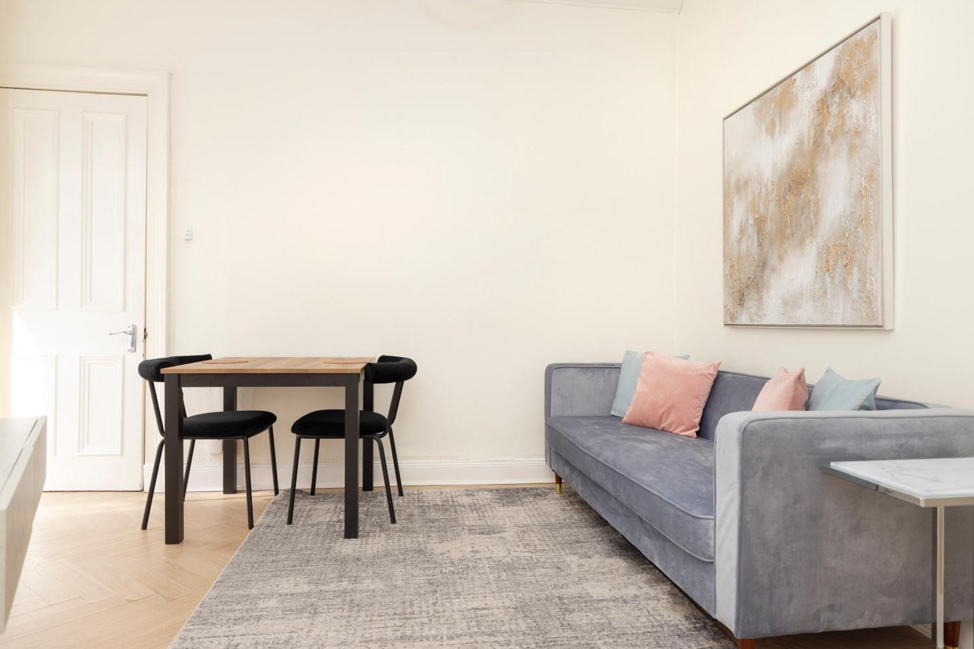 Joivy Modern Flat In City Centre - For Up To 3 Guests Apartment Edinburgh Luaran gambar