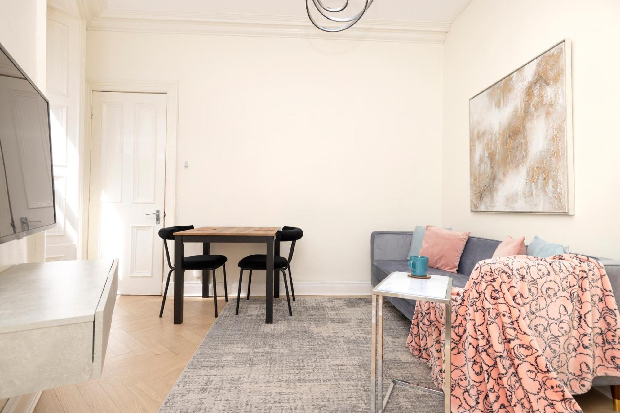 Joivy Modern Flat In City Centre - For Up To 3 Guests Apartment Edinburgh Luaran gambar